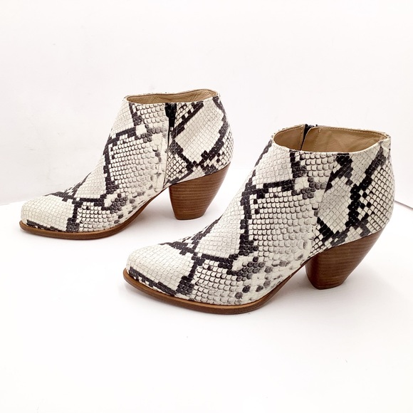 {Alberto Zago} Milano Ankle Bootie - Picture 3 of 12